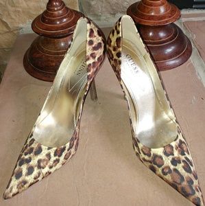 Guess leopard pumps